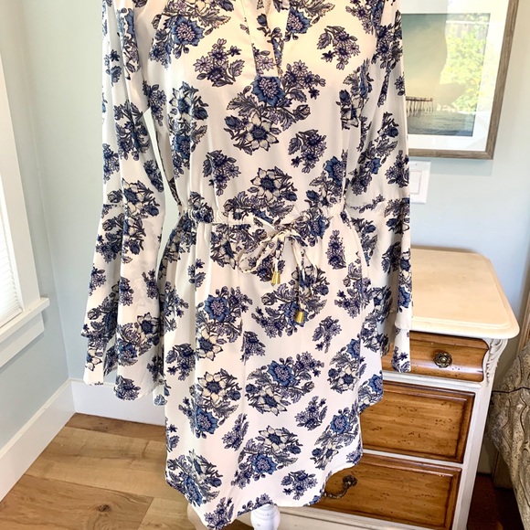 Dresses & Skirts - Blue and white dress sz M